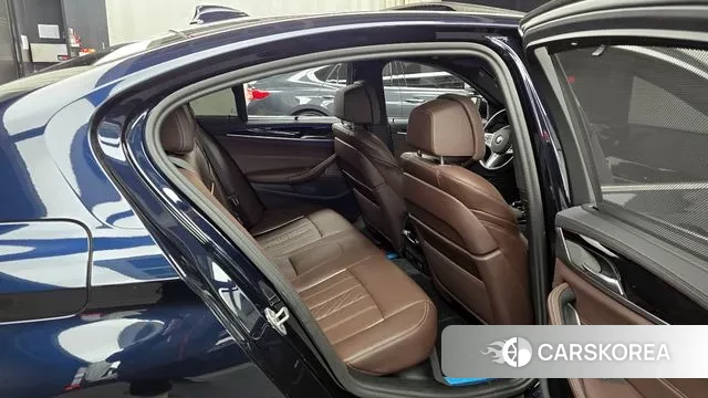 BMW 5 Series (G30) 2023 Черный из Кореи, фото 3