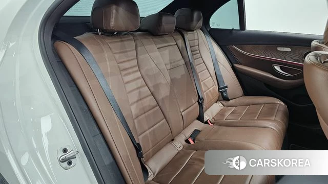 Mercedes-Benz E-Class W213 2022 Белый из Кореи, фото 3