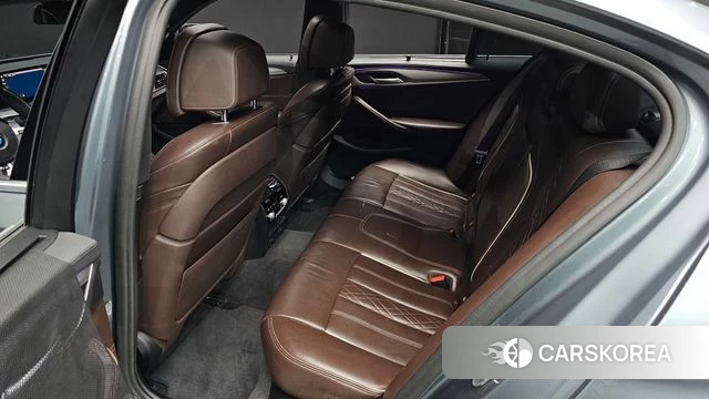 BMW 5 Series (G30) 2019 Серебристо-серый из Кореи, фото 3