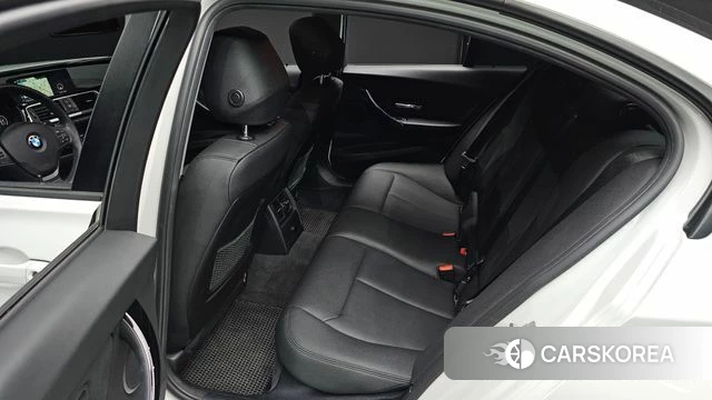 BMW 3 Series (F30) 2018 Белый из Кореи, фото 3