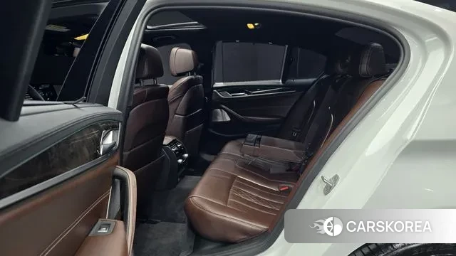 BMW 5 Series (G30) 2018 Белый из Кореи, фото 3