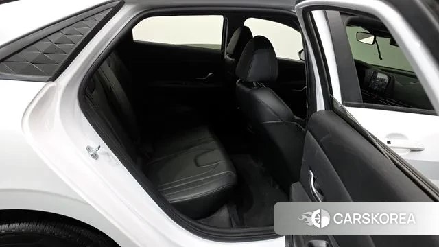 Hyundai Avante (CN7) 2021 Белый из Кореи, фото 3