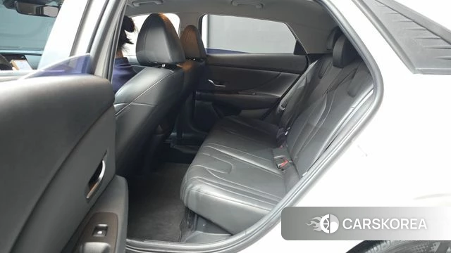 Hyundai Avante Hybrid (CN7) 2022 Серебристо-серый из Кореи, фото 3