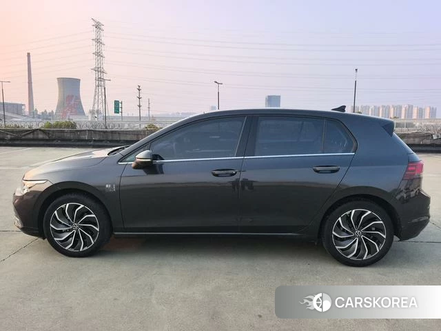 Volkswagen Golf 2022 Темно-серый из Китая, фото 3