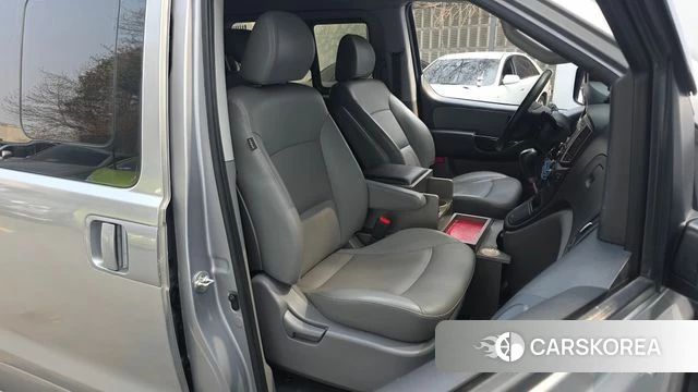 Hyundai The New Grand Starex 2018 Серебристо-серый из Кореи, фото 3