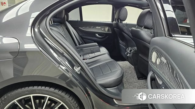 Mercedes-Benz E-Class W213 2023 Серый из Кореи, фото 3