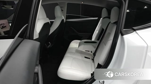 Tesla Model Y 2023 Белый из Кореи, фото 3