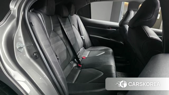 Toyota Camry (XV70) 2024 Серый из Кореи, фото 3