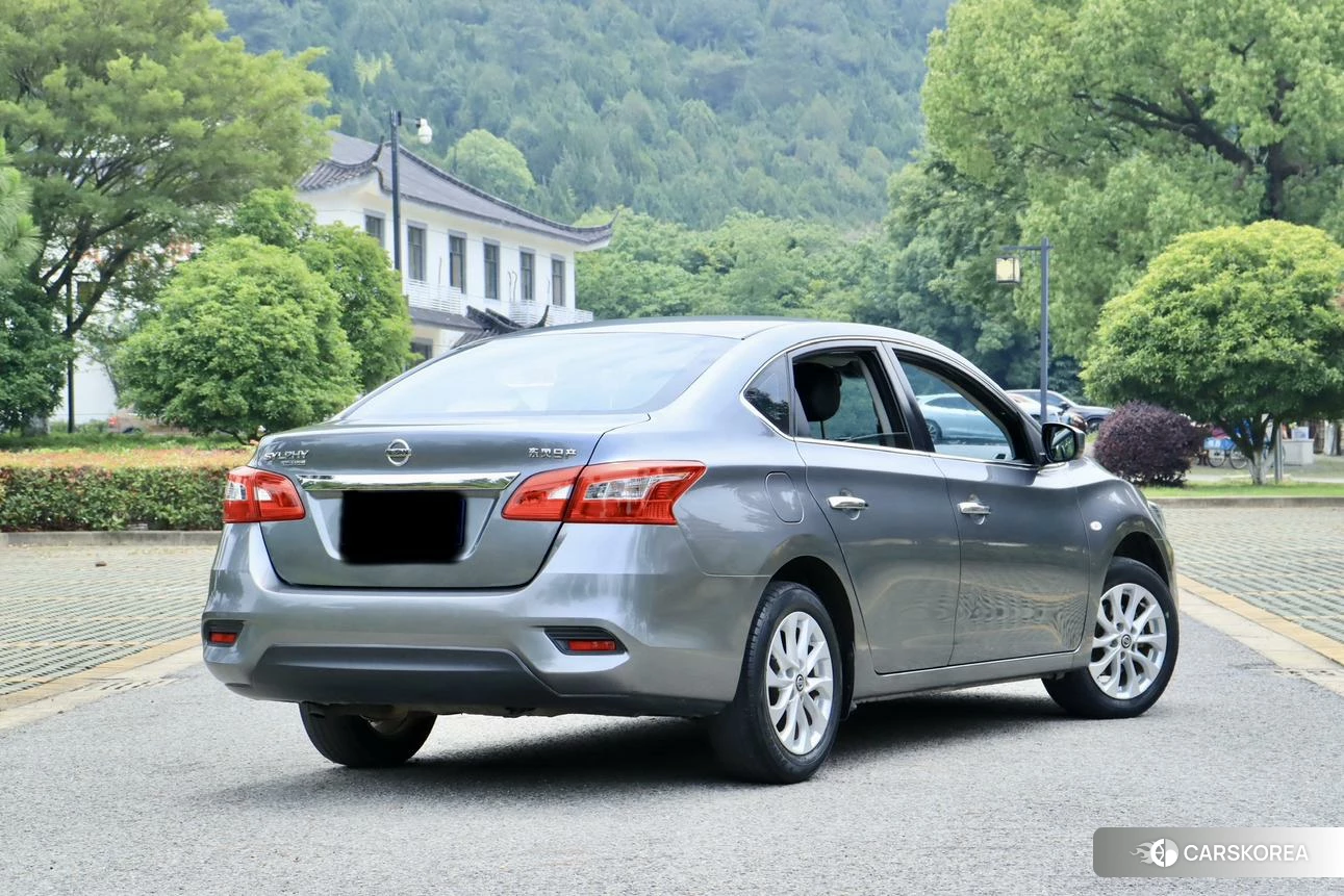 Nissan Xuan Yi 2020 Серебристо-серый из Китая, фото 3