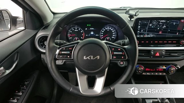Kia The New K3 2nd generation 2022 Белый из Кореи, фото 3
