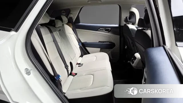 Kia Sportage 5th Generation Hybrid 2022 Белый из Кореи, фото 3