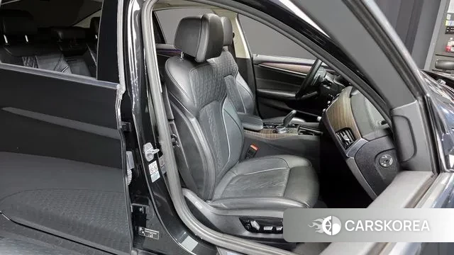 BMW 5 Series (G30) 2018 Черный из Кореи, фото 3