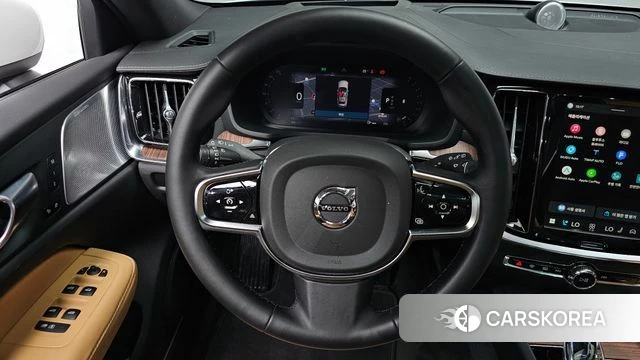 Volvo V60 Cross-Country 2nd Generation 2024 Белый из Кореи, фото 3