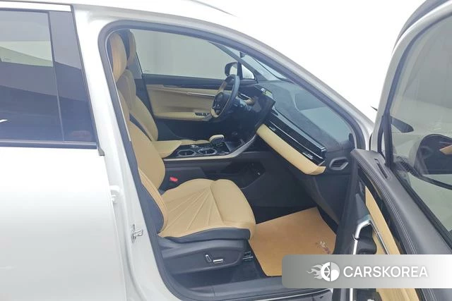 Geely Automobile Boyue L 2023 Белый из Китая, фото 3