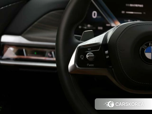 BMW 7 series 2023 Черный из Китая, фото 3