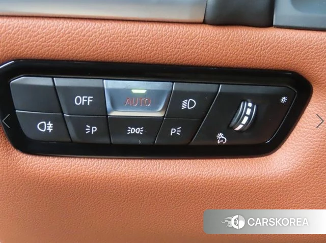 BMW 8 Series (G15) 2024 Серебристо-серый из Кореи, фото 3