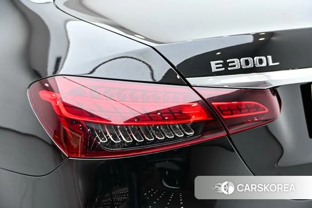 Mercedes-Benz E-class 2023 Черный из Китая, фото 3