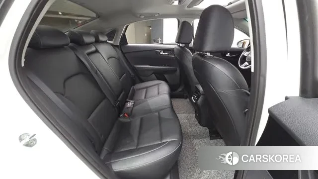 Kia The New K3 2nd generation 2022 Белый из Кореи, фото 3