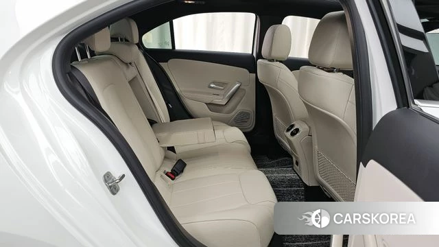 Mercedes-Benz A-Class W177 2023 Белый из Кореи, фото 3