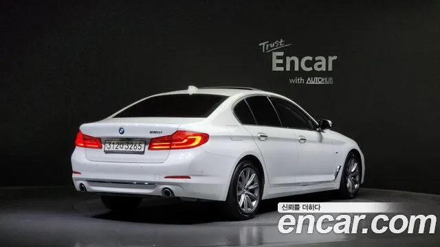 BMW 5 Series (G30) 2018 Белый из Кореи, фото 3