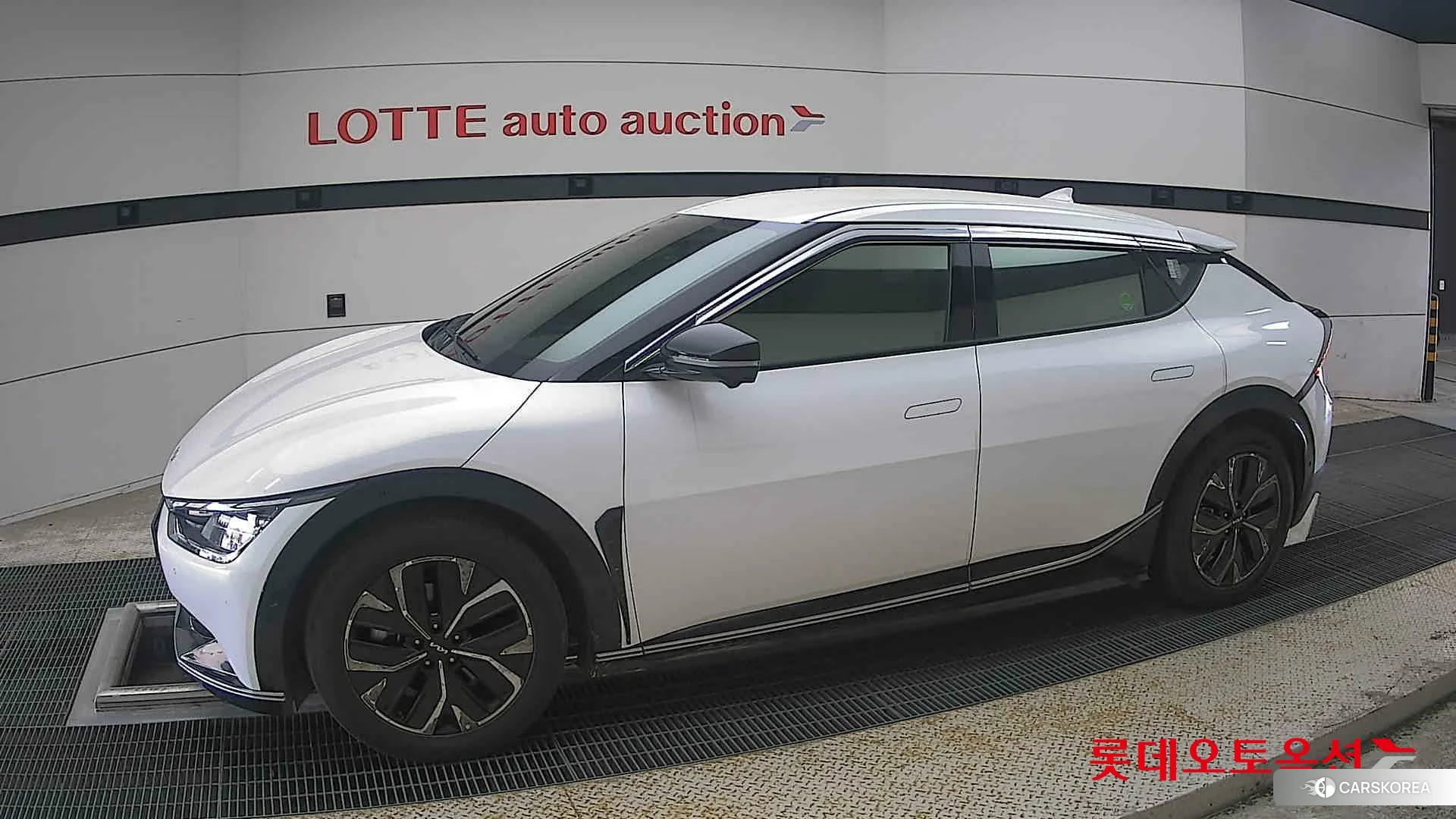 Kia EV6 2022 Snow White Pearl из Кореи, фото 3
