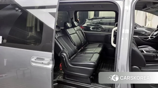 Hyundai Staria 2023 Серебряный из Кореи, фото 3