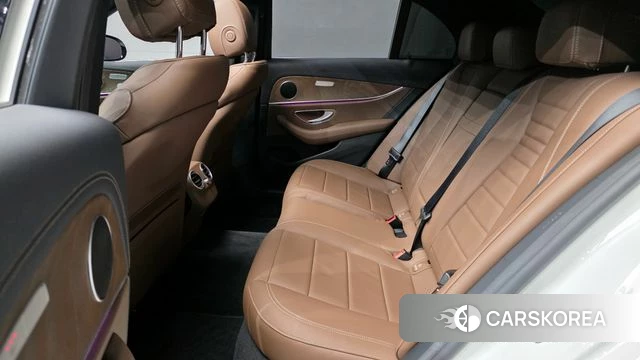 Mercedes-Benz E-Class W213 2022 Белый из Кореи, фото 3