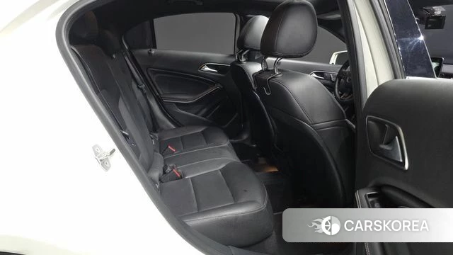 Mercedes-Benz A-Class W176 2018 Белый из Кореи, фото 3