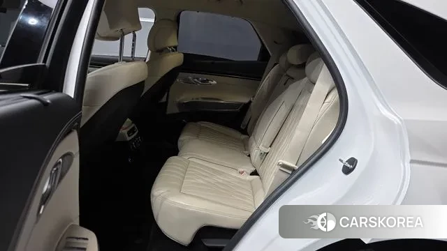 Genesis GV70 2023 Белый из Кореи, фото 3