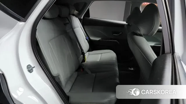 Hyundai Kona (SX2) 2023 Белый из Кореи, фото 3