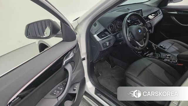 BMW X1 (F48) 2021 Белый из Кореи, фото 3