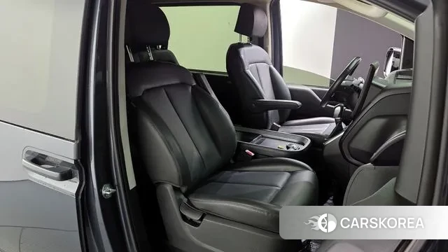 Hyundai Staria 2023 Серый из Кореи, фото 3