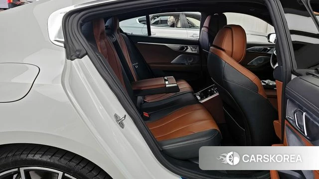 BMW 8 Series (G15) 2020 Белый из Кореи, фото 3