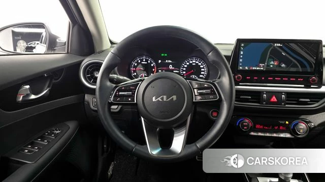 Kia The New K3 2nd generation 2023 Белый из Кореи, фото 3