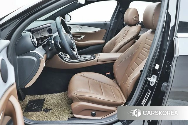 Mercedes-Benz E-Class W213 2021 Черный из Кореи, фото 3