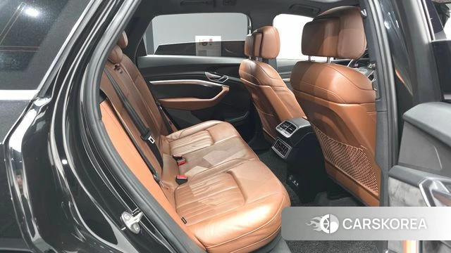 Audi e-Tron 2020 Черный из Кореи, фото 3