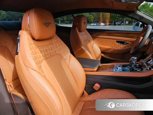 Bentley Continental GT 3rd Generation 2022 Белый из Кореи, фото 3