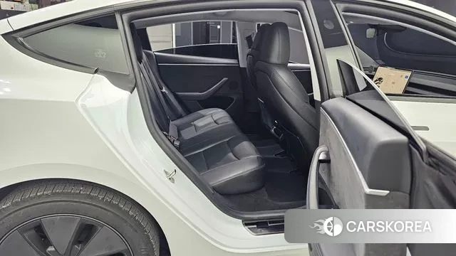 Tesla Model 3 2024 Белый из Кореи, фото 3