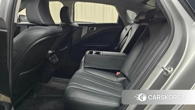 Kia K8 2023 Серебристо-серый из Кореи, фото 3