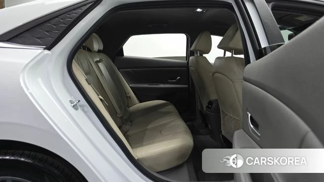 Hyundai The New Avante (CN7) 2024 Белый из Кореи, фото 3