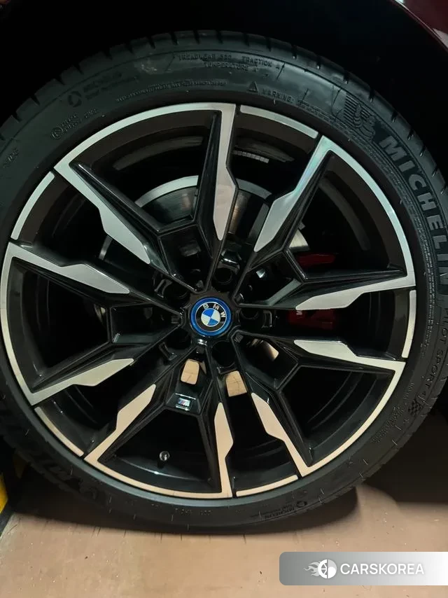 BMW i4 2024 Красный из Кореи, фото 3