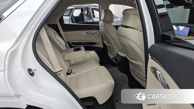 Genesis GV70 2025 Белый из Кореи, фото 3