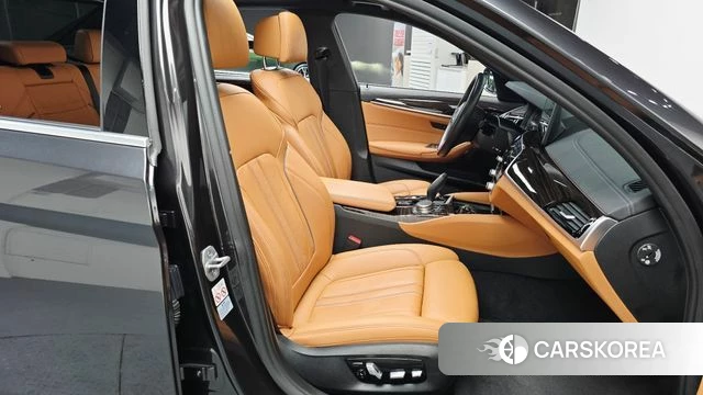 BMW 5 Series (G30) 2022 Серый из Кореи, фото 3