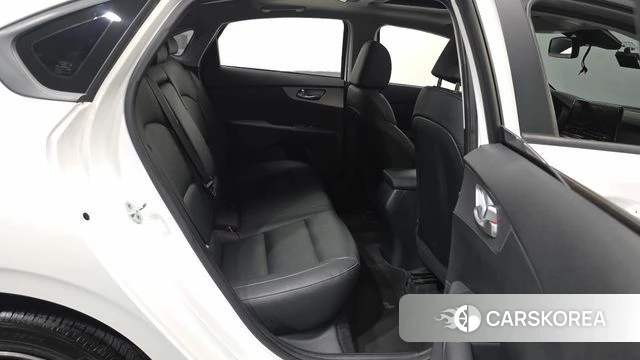 Kia The New K3 2nd generation 2021 Белый из Кореи, фото 3