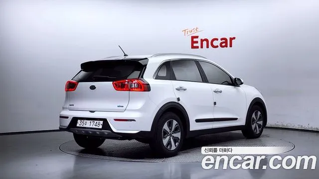 Kia Niro 2018 Белый из Кореи, фото 3