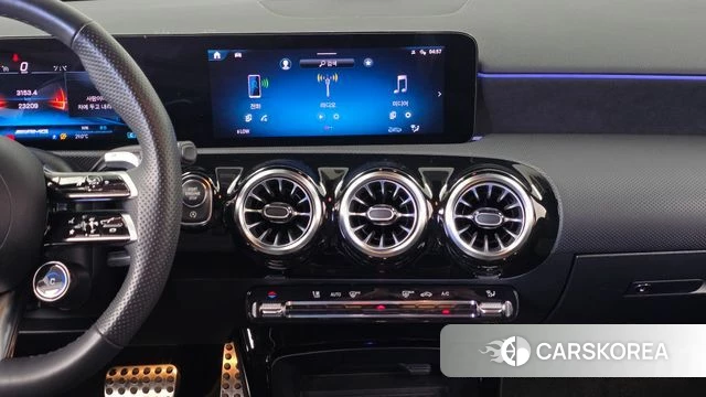 Mercedes-Benz A-Class W177 2024 Черный из Кореи, фото 3