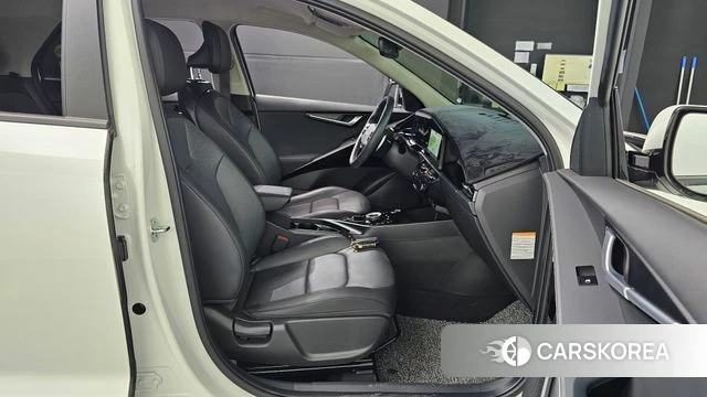 Kia Di Ol Nu Niro 2023 Белый из Кореи, фото 3