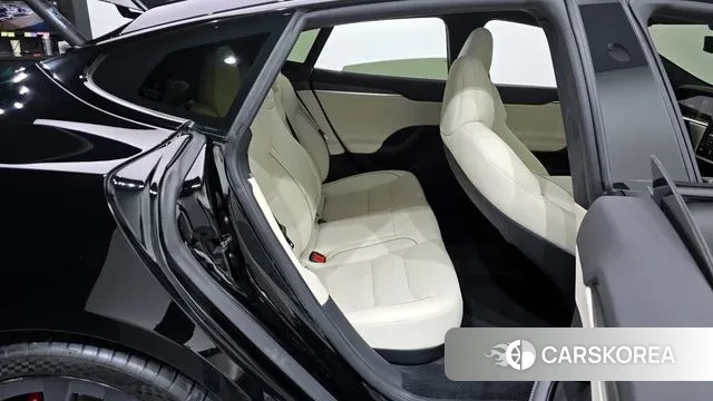 Tesla Model S 2023 Черный из Кореи, фото 3