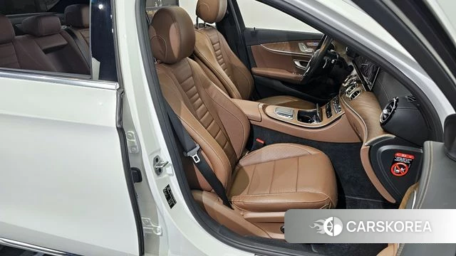 Mercedes-Benz E-Class W213 2021 Белый из Кореи, фото 3