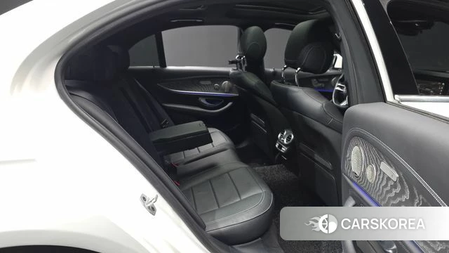 Mercedes-Benz E-Class W213 2022 Белый из Кореи, фото 3